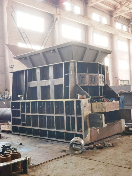 Scrap metal shear container shear production completed, ready to be sent to India