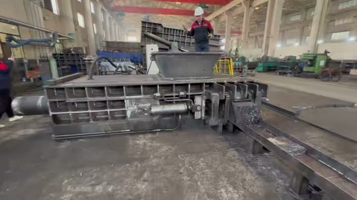Scrap aluminum baler compactor